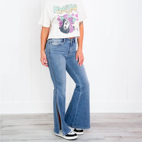 Judy Blue Mid Rise Medium Wash Peak-A-Boo Hem Slit Flare Jeans - Picture 5 of 12